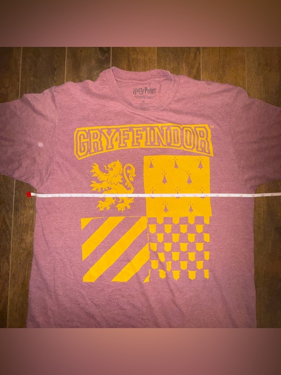 Red Harry Potter unisex Gryffindor T-shirt red and gold size medium - Picture 5 of 6